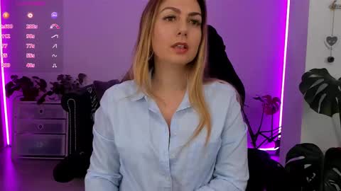 Snapshot of lindawhite_ chatting on March 2, 5:14 pm Linda -- online show from March 2, 5:14 pm