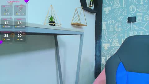  Lindsey  online show from October 25, 1:22 pm