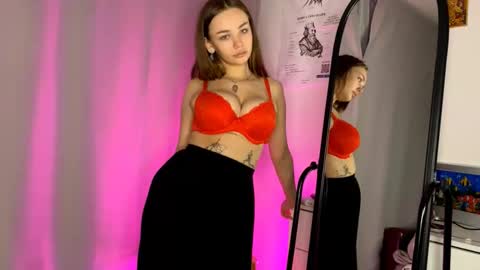 Snapshot of lindseytammo chatting on October 17, 4:11 pm Kate online show from October 17, 4:11 pm