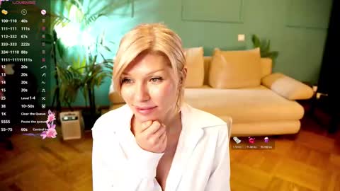 lindsi_luvviv online show from January 15, 4:49 pm