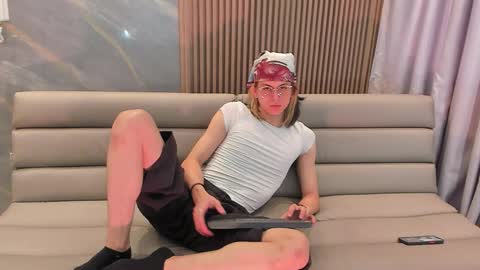 Lior evan online show from November 21, 12:03 pm