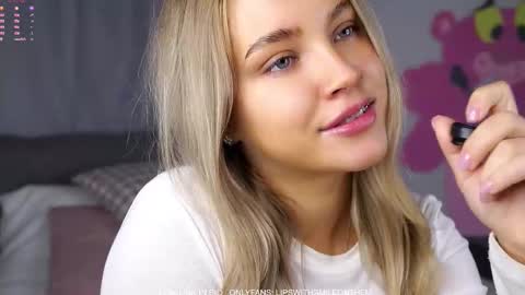 Amelia online show from January 16, 1:14 am