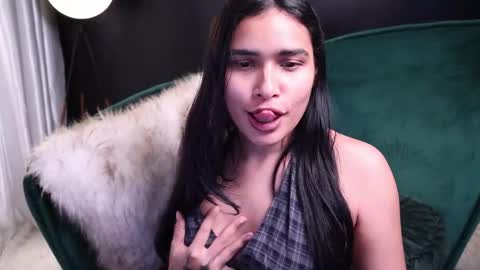 Snapshot of lireesa chatting on October 30, 3:51 am Lire online show from October 30, 3:51 am