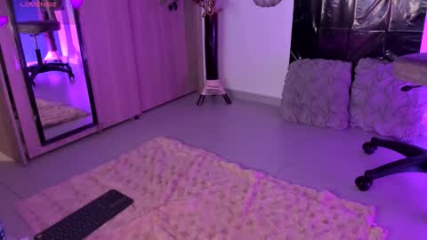 Snapshot of liry_kim chatting on October 17, 7:01 am liry online show from October 17, 7:01 am