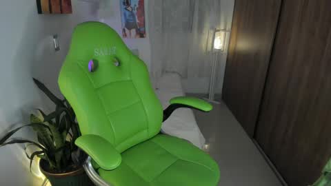 Lisa  online show from April 23, 10:56 am