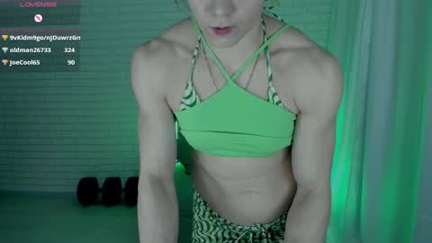 Snapshot of lisa_ree_ chatting on March 7, 10:54 pm lisa online show from March 7, 10:54 pm