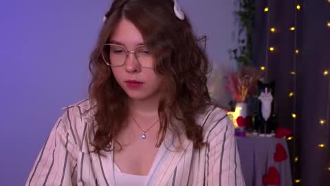  Lisa  online show from December 4, 7:46 pm