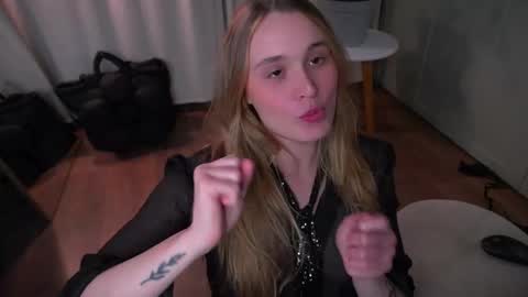 Elisabeth or Lisa online show from February 11, 9:07 pm