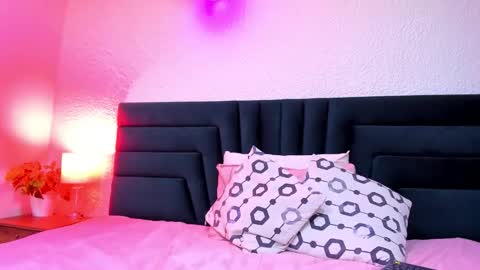 lisa white  online show from March 21, 8:19 am