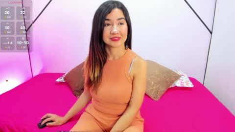 lisa white  online show from December 14, 3:46 am