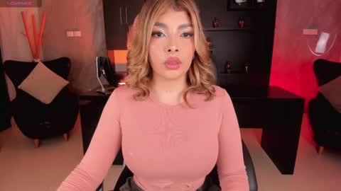 Snapshot of lisamonroe_ chatting on February 17, 7:23 pm LISA MONROE online show from February 17, 7:23 pm
