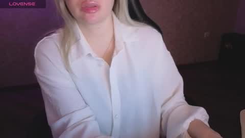 Anna online show from April 6, 11:11 am