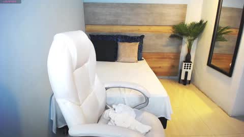 Liseth Fox online show from February 27, 2:35 am