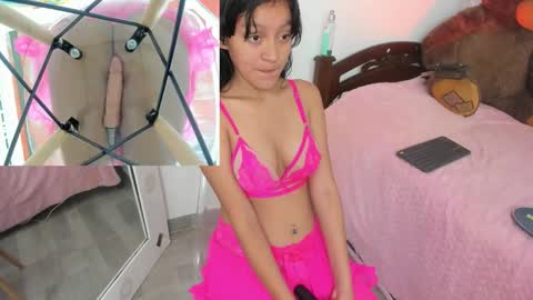 Snapshot of lissa_petitee chatting on October 16, 10:48 am lissa_petitee online show from October 16, 10:48 am