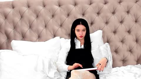 LissaAllison online show from March 4, 5:11 am