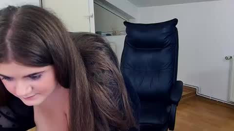 Lisa online show from September 12, 7:49 pm