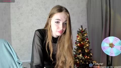 Snapshot of lissacain chatting on December 6, 12:18 am Lissa online show from December 6, 12:18 am