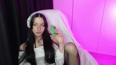 Snapshot of lissaelison chatting on October 16, 12:43 am lissaelison online show from October 16, 12:43 am