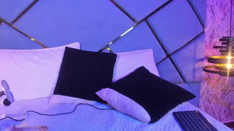 lisse_palmerr online show from March 6, 5:43 pm