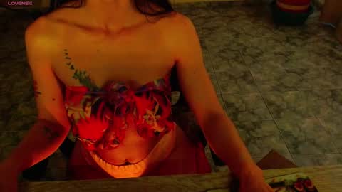 Liss online show from November 5, 5:04 pm