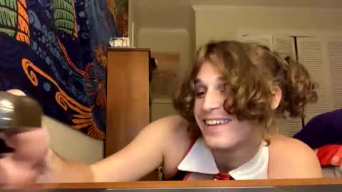 Snapshot of literalpeaches chatting on October 10, 5:46 am Peaches online show from October 10, 5:46 am