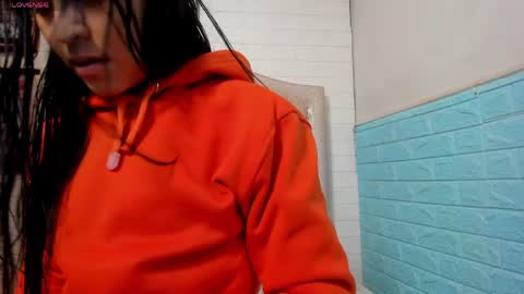 VANESSA online show from May 4, 12:33 pm
