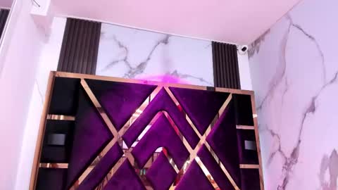 Ashley online show from November 15, 7:04 pm