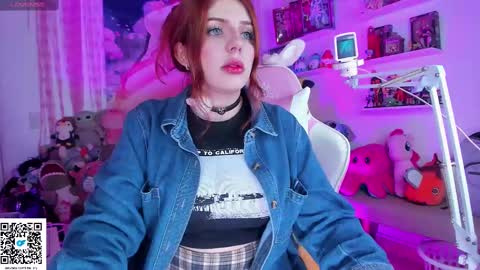 Snapshot of little__ary chatting on March 8, 2:45 am little ary online show from March 8, 2:45 am