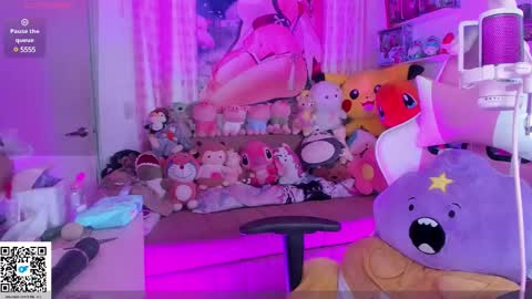 Snapshot of little__ary chatting on February 15, 2:15 am little ary online show from February 15, 2:15 am