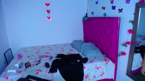 Snapshot of little_flower4you chatting on March 5, 10:21 pm mai rojas online show from March 5, 10:21 pm