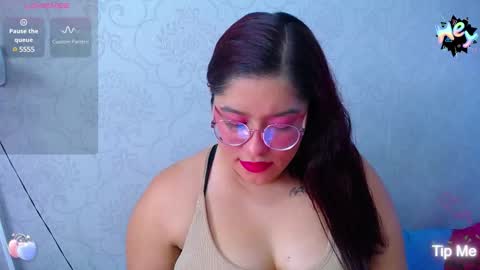 Snapshot of little_flower4you chatting on February 15, 6:55 pm mai rojas online show from February 15, 6:55 pm