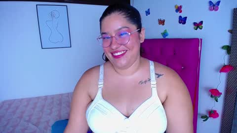 Snapshot of little_flower4you chatting on February 26, 1:36 am mai rojas online show from February 26, 1:36 am