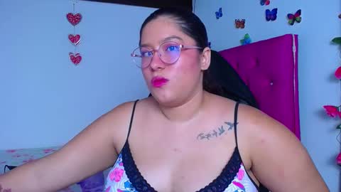 Snapshot of little_flower4you chatting on March 8, 1:17 am mai rojas online show from March 8, 1:17 am