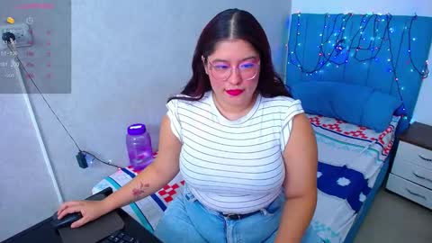 Snapshot of little_flower4you chatting on February 13, 7:10 pm mai rojas online show from February 13, 7:10 pm