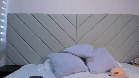 little_kris1 online show from October 21, 12:32 pm