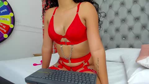 Snapshot of little_lilith_apple chatting on February 12, 10:04 pm little_lilith_apple online show from February 12, 10:04 pm