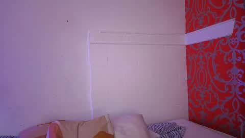 Snapshot of little_lilith_apple chatting on September 11, 11:50 pm little_lilith_apple online show from September 11, 11:50 pm