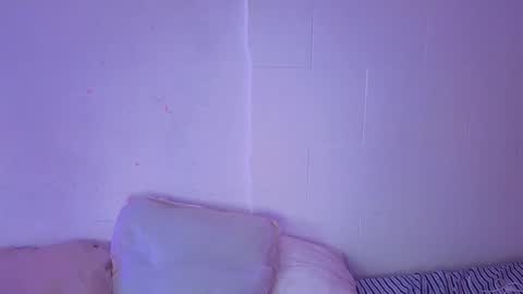 Snapshot of little_lilith_apple chatting on September 13, 12:02 am little_lilith_apple online show from September 13, 12:02 am