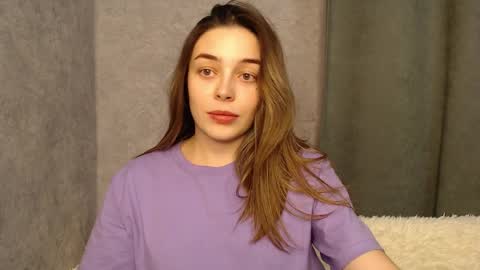 Snapshot of little_mia__ chatting on December 7, 8:33 pm Mia Im online every day 1530 PM in New York 2030 PM in London online show from December 7, 8:33 pm