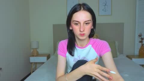 Snapshot of little_mollee chatting on September 12, 12:01 am little_mollee online show from September 12, 12:01 am