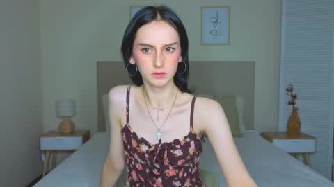 Snapshot of little_mollee chatting on September 10, 9:27 pm little_mollee online show from September 10, 9:27 pm