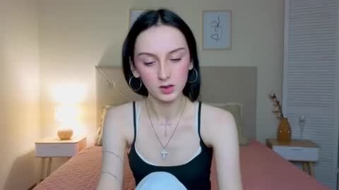 Snapshot of little_mollee chatting on October 6, 8:59 pm little_mollee online show from October 6, 8:59 pm