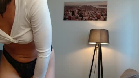 Snapshot of little_nicole_ chatting on September 25, 2:02 pm Nicole online show from September 25, 2:02 pm