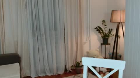 Nicole online show from March 31, 7:47 pm