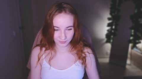 little_pretty_woman online show from December 12, 8:10 pm