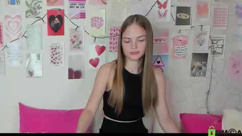 Snapshot of little_radiant_sun chatting on October 15, 10:49 am Kriss online show from October 15, 10:49 am