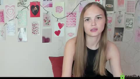 Snapshot of little_radiant_sun chatting on September 30, 10:26 am Kriss online show from September 30, 10:26 am