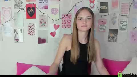 Snapshot of little_radiant_sun chatting on September 11, 11:55 am Kriss online show from September 11, 11:55 am