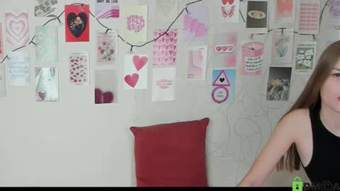 Snapshot of little_radiant_sun chatting on October 4, 10:57 am Kriss online show from October 4, 10:57 am
