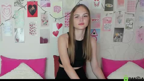 Snapshot of little_radiant_sun chatting on September 24, 9:38 am Kriss online show from September 24, 9:38 am